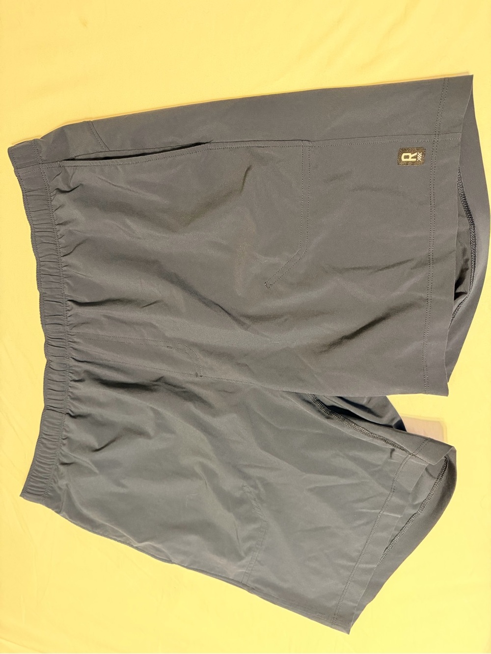 4 Pairs of RHONE Men's Athletic Shorts in Black, Gray, Red and Burgundy Size XL